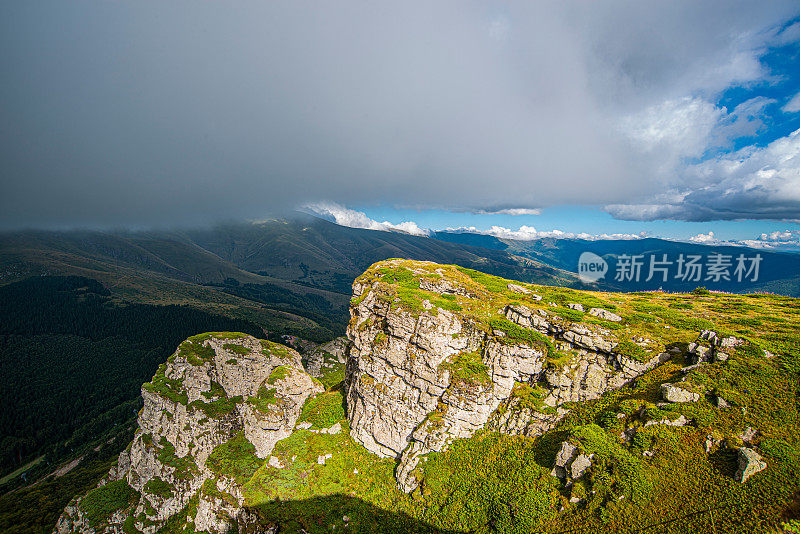 Babin zub - Stara planina，塞尔维亚。Babin zub是塞尔维亚东南部Stara Planina山脉的一座山峰。